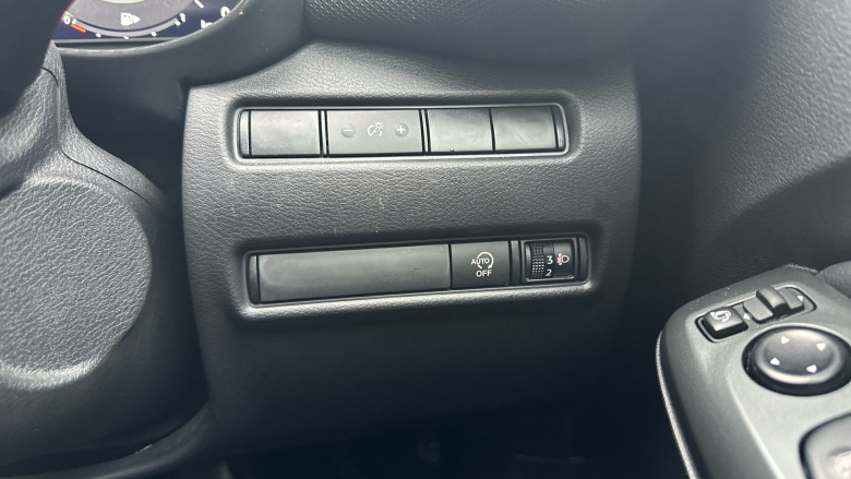 Nissan Juke 1.0 DiG-T N-Connecta 5dr DCT Petrol Hatchback